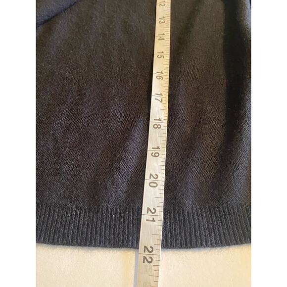 Ruby Rd. Women's Black Center Rose Accented Cardigan Hook/Eye Closure Size Large - Picture 6 of 7